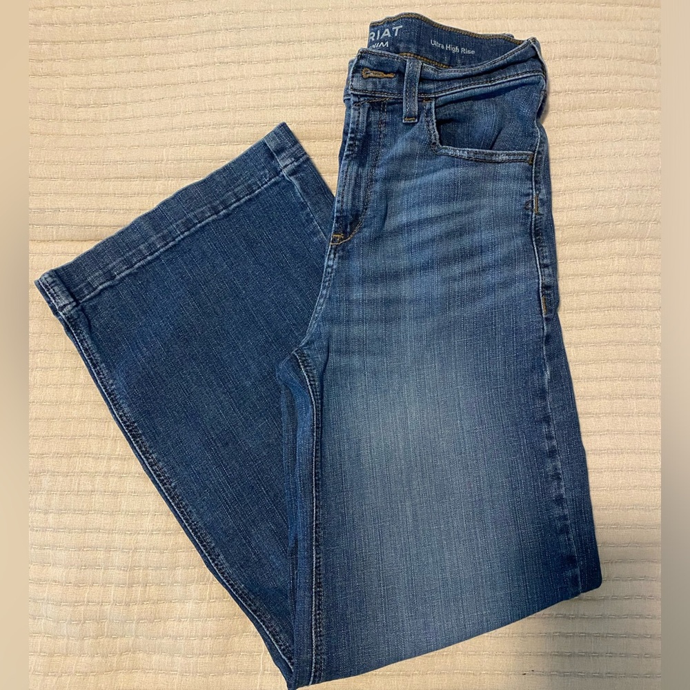 Ariat Women's Dark Blue Ultra High Rise Denim Wide Leg Flare Jeans Size 28S